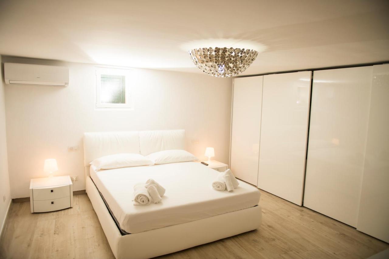 Palazzo Absolem Luxury Apartment Monopoli Exterior foto